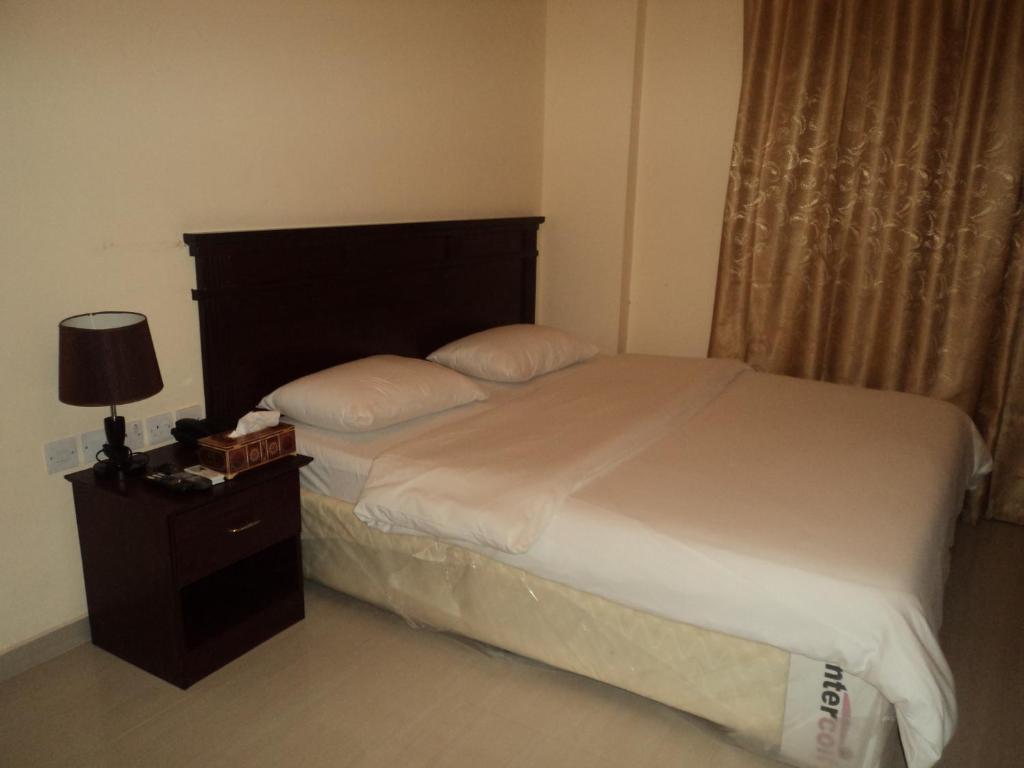 Hotel Taj Al Arab Al Buraimi Habitación foto